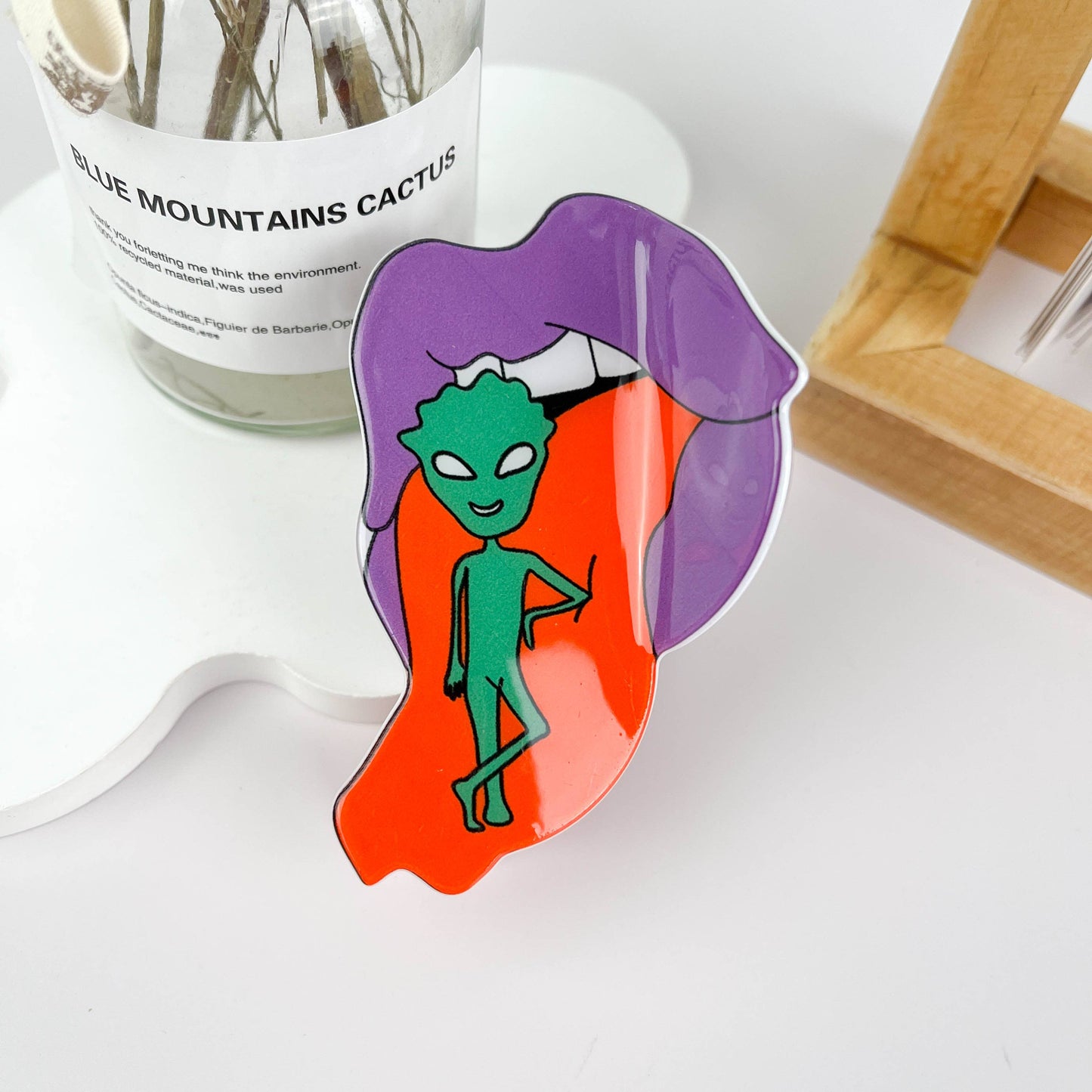 Super cute alien hair claw clip