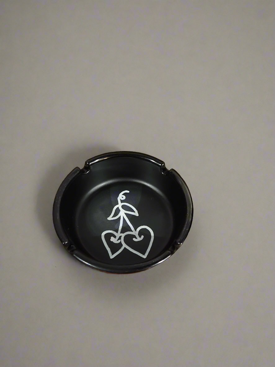 Traditional Flash Ashtray